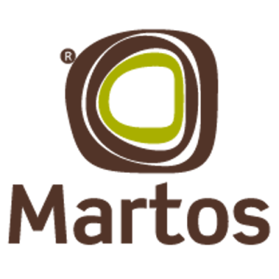 Logotipo da marca Martos com forma arredondada castanha e verde e texto Martos