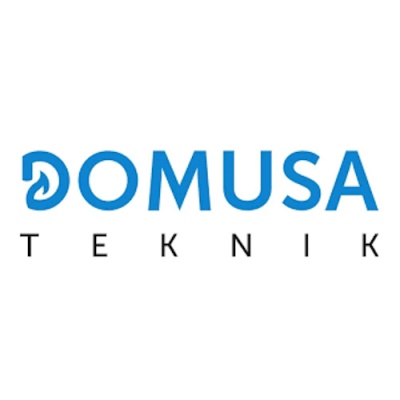Logótipo DOMUSA TEKNIK em azul e preto sobre fundo branco