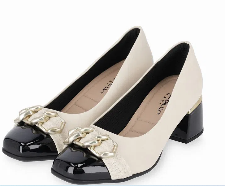 Sapato 700408 Sapatos de salto médio brancos com biqueira e salto pretos e fivelas douradas