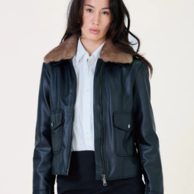 Casaco de pele sintética preto com colarinho de pêlo castanho