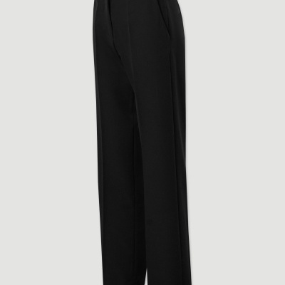 Calças pretas de corte reto com faixa elástica na cintura