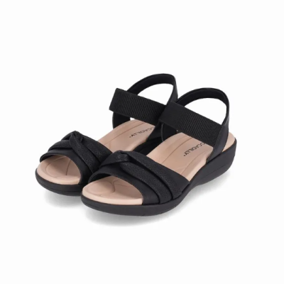 Sandálias pretas femininas com tiras elásticas e sola ligeiramente elevada