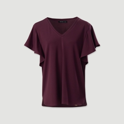 T-shirt feminina cor vinho, decote em V, mangas com babados
