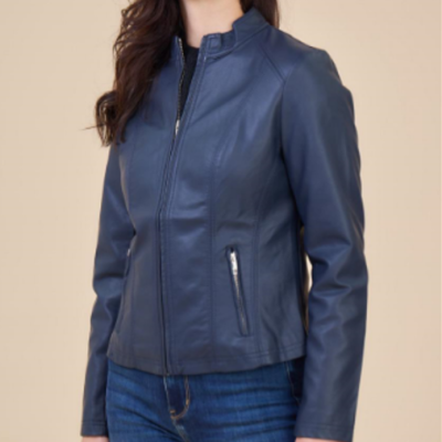 Casaco de pele azul com fecho zip