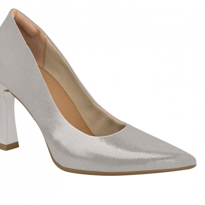 Sapato de salto alto feminino cinza prateado com textura metálica