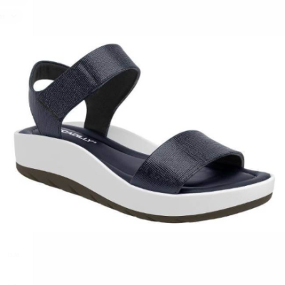Sandália feminina azul escuro com sola branca e preta