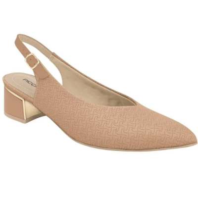 Sapato de salto baixo bege com padrão texturizado e tira ajustável