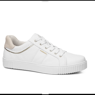 Ténis branco com detalhe bege no calcanhar e etiqueta dourada