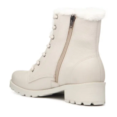 Bota branca de cano médio com atacadores e fecho lateral