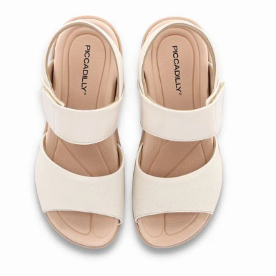 Sandálias femininas bege claro da marca PICCADILLY vistas de cima