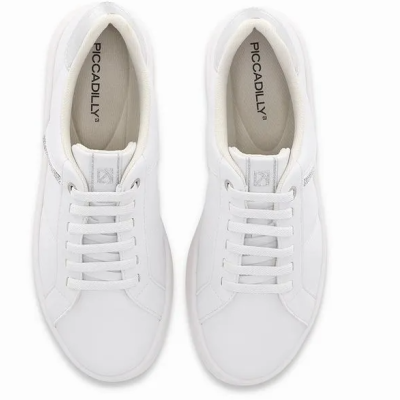 Sapatilhas brancas da marca PICCADILLY vistas de cima
