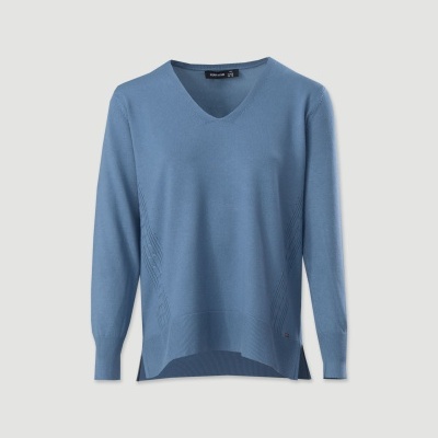 Camisola azul em malha de gola V e mangas compridas