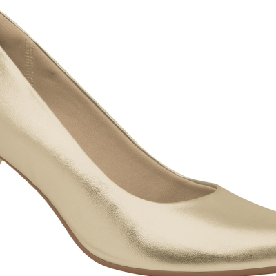Sapato de salto médio dourado com detalhe metálico
