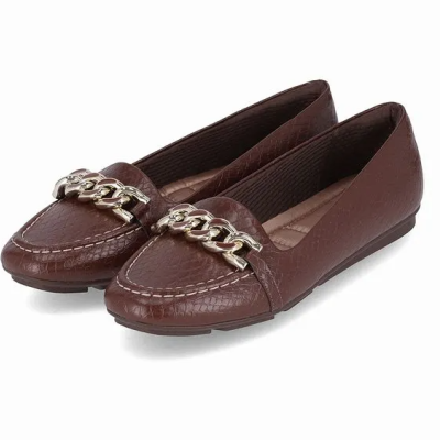 Sapatos femininos tipo mocassins castanhos com corrente prateada