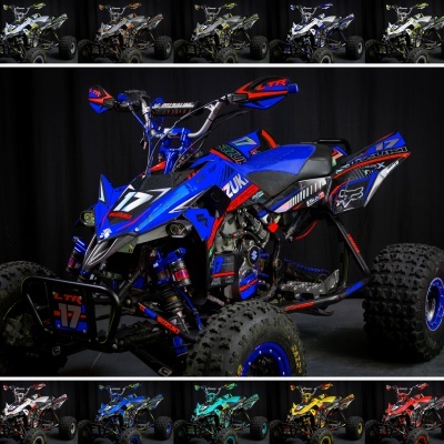 Quad Suzuki LTR 450 azul preto e vermelho com número 17 e suspensão visível em fundo preto