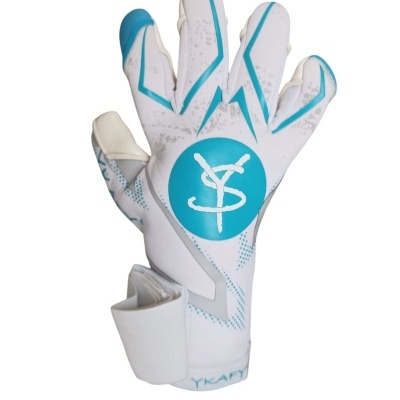 Luva desportiva branca com detalhes azuis e logo YS azul na palma