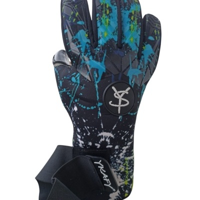 Luvas de proteção com padrão azul, verde e branco e faixa preta com etiqueta.