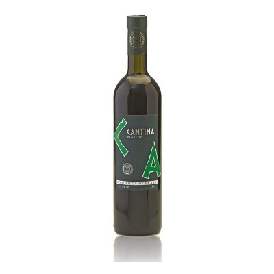 Garrafa de vinho tinto Cantina Merlot com rótulo preto e verde