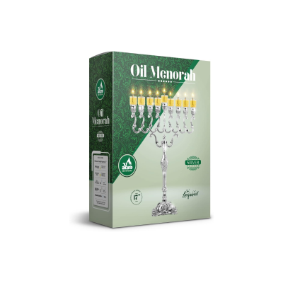 Embalagem de menorá de óleo prateado com lâmpadas acesas