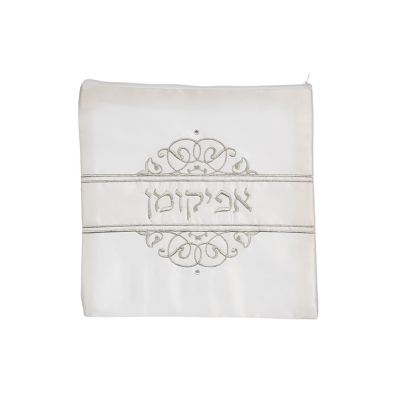 Bolsa branca com bordados cinza e texto em hebraico
