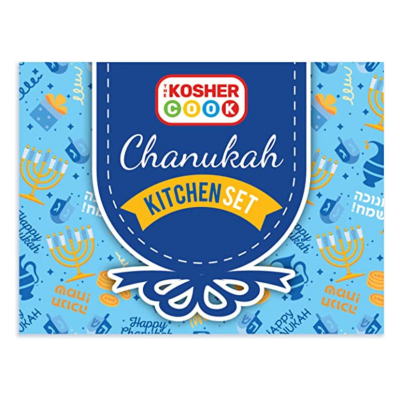 Embalagem azul com padrão festivo e etiqueta 'KOSHER COOK Chanukah KITCHEN SET'