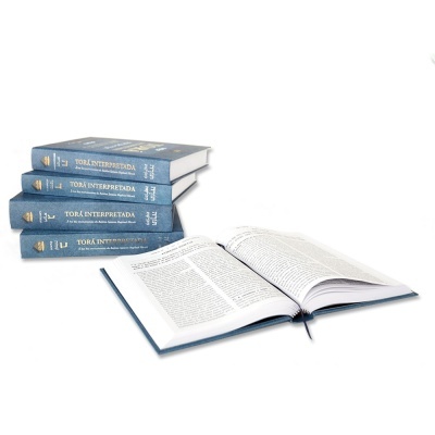 Conjunto de cinco livros de capa dura azul com título dourado, um aberto e quatro empilhados