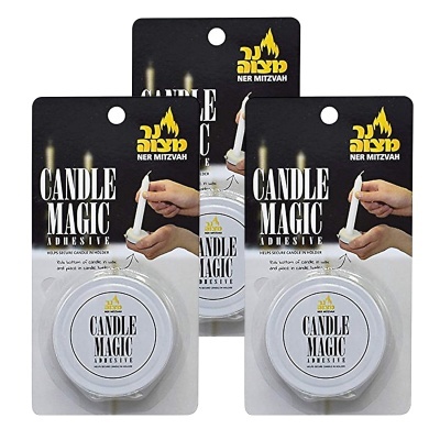 Embalagem do adesivo Candle Magic da marca NER MITZVAH para fixar velas branca em suportes