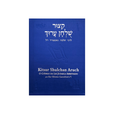 Livro azul com texto em hebraico e português 'Kitsur Shulchan Aruch'.