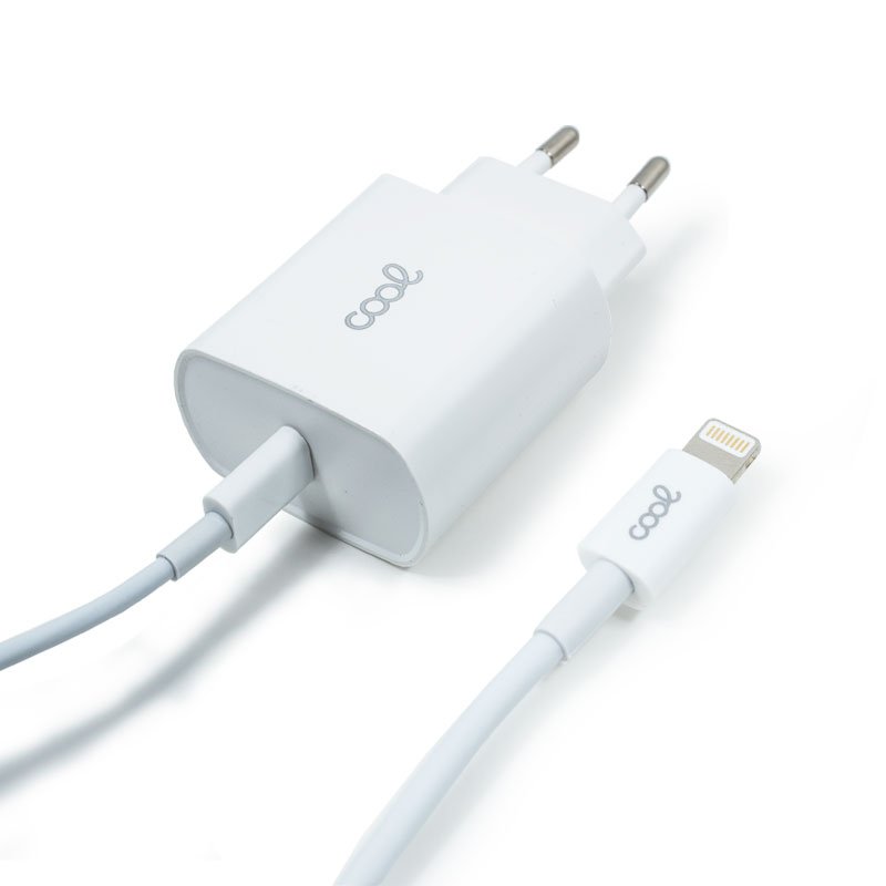 Cool | Carregador de rede para iPhone COOL TYPE-C Entrada PD + Cabo Tipo C - Lightning 1,2 metros (20 W) Carregador branco com cabo e conector Lightning