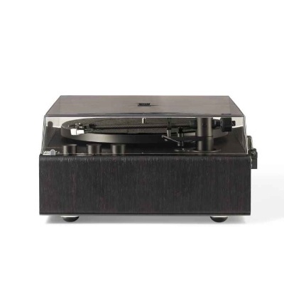 Gira-discos preto com tampa translúcida e corpo em madeira escura