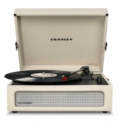 Toca-discos Crosley creme com prato preto e disco de vinil