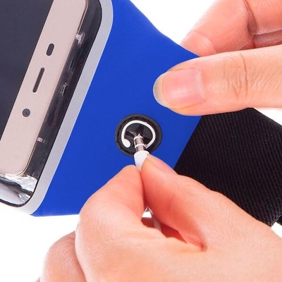 Suporte de braço azul para smartphone com entrada para auscultadores e velcro preto