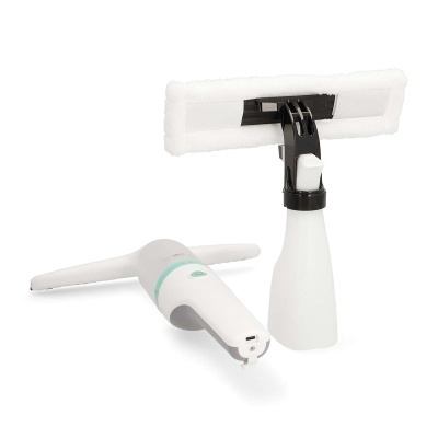 Sistema de limpeza com pulverizador e esponja branca