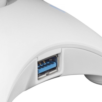 Parte branca de produto com porta USB 3.0 azul e textura lisa