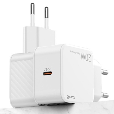 Carregador portátil branco com porta USB-C e ficha elétrica europeia