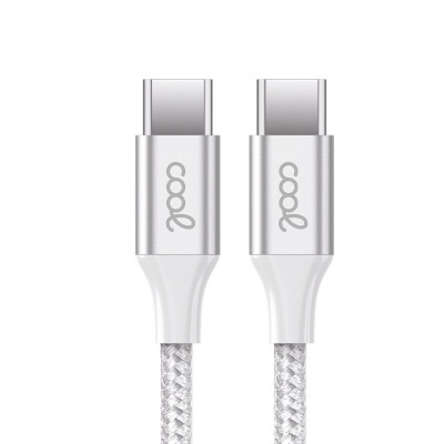 Cabo USB-C prateado com logotipo 'cool' em ambas as pontas