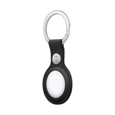 Chaveiro em couro preto com suporte branco para AirTag e argola metálica