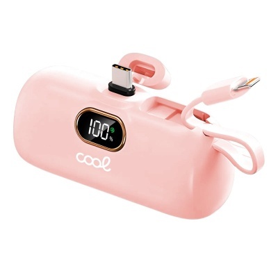 Carregador portátil rosa com ecrã digital e conector USB tipo C