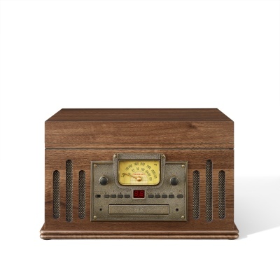Aparelho eletrónico retro em madeira com painel metálico frontal