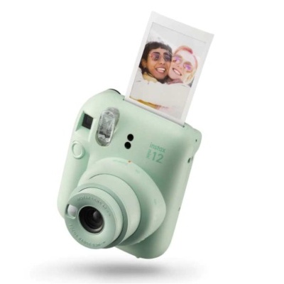 Câmara instantânea Fujifilm Instax Mini 11 verde com fotografia a sair