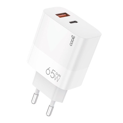 Carregador de parede branco com tomadas USB e plugue europeu