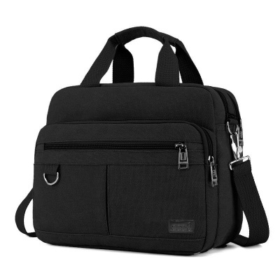 Mala preta de mão e ombro com bolsos frontais e alça ajustável