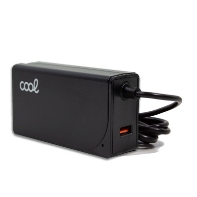Carregador portátil preto com logótipo 'cool' e porta USB alaranjada