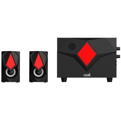 Sistema de som compacto preto e vermelho com colunas e subwoofer.