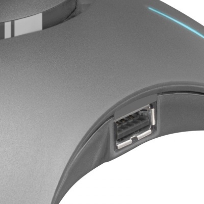 Dispositivo cinza com conector USB e linha azul iluminada