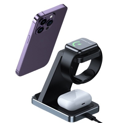Suporte de carregamento wireless com telemóvel roxo, relógio inteligente e auscultadores