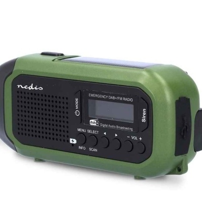 Rádio portátil verde e preto com ecrã digital e botões