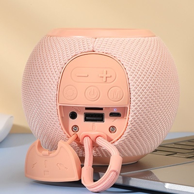 Coluna portátil esférica cor-de-rosa com controlo e ligações na parte traseira