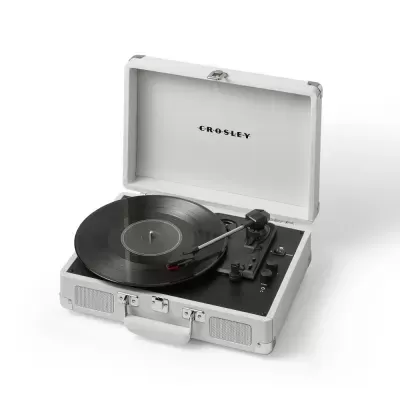 Giradiscos portátil branco da marca CROSLEY com vinil preto