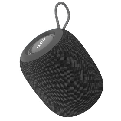 Coluna portátil de som preta com alça e revestimento em tecido.